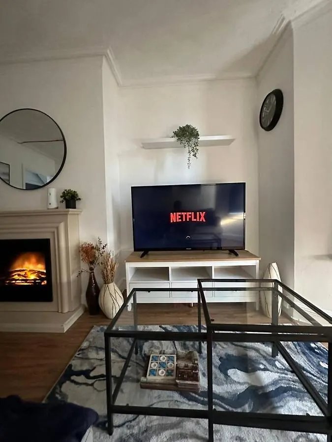 3 Bed Flat With Pool Table Apartment Cambridge  0*, Cambridge (Cambridgeshire)