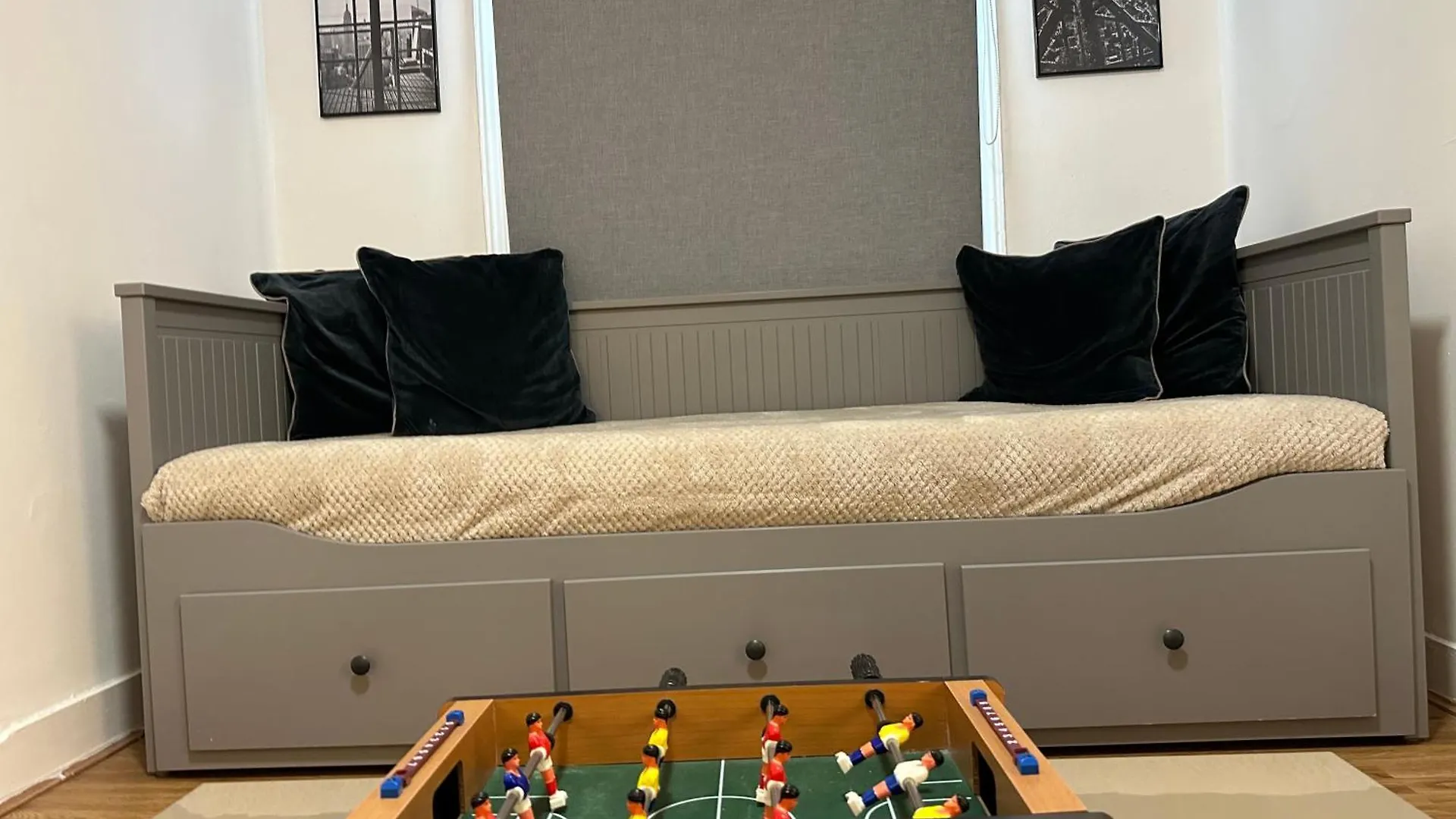3 Bed Flat With Pool Table Apartment Cambridge