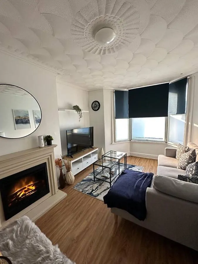 3 Bed Flat With Pool Table Apartment Cambridge   Cambridge (Cambridgeshire)